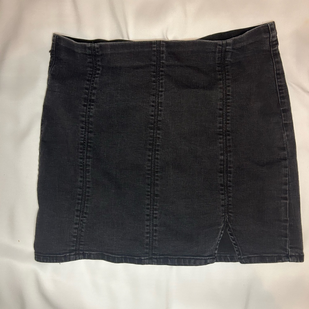 black skirt